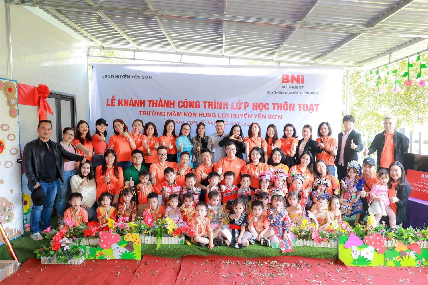 GÓP SỨC XÂY TRƯỜNG MẦM MON CHO TRẺ EM VÙNG CAO CỦA MỘC CORNER